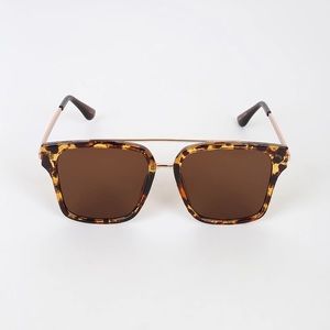 NWT Lulu’s Brown Tortoise Oversized Square Sunglasses